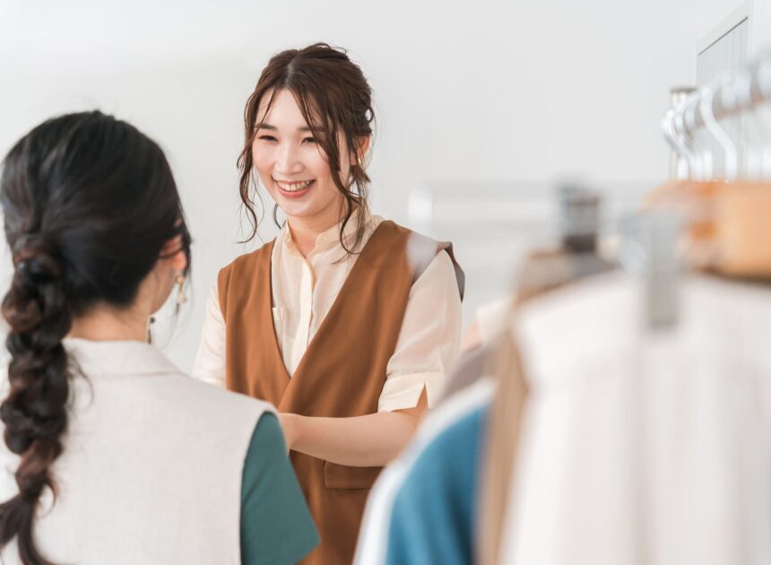 売れるアパレル店員の特徴は？成績アップのコツを解説！